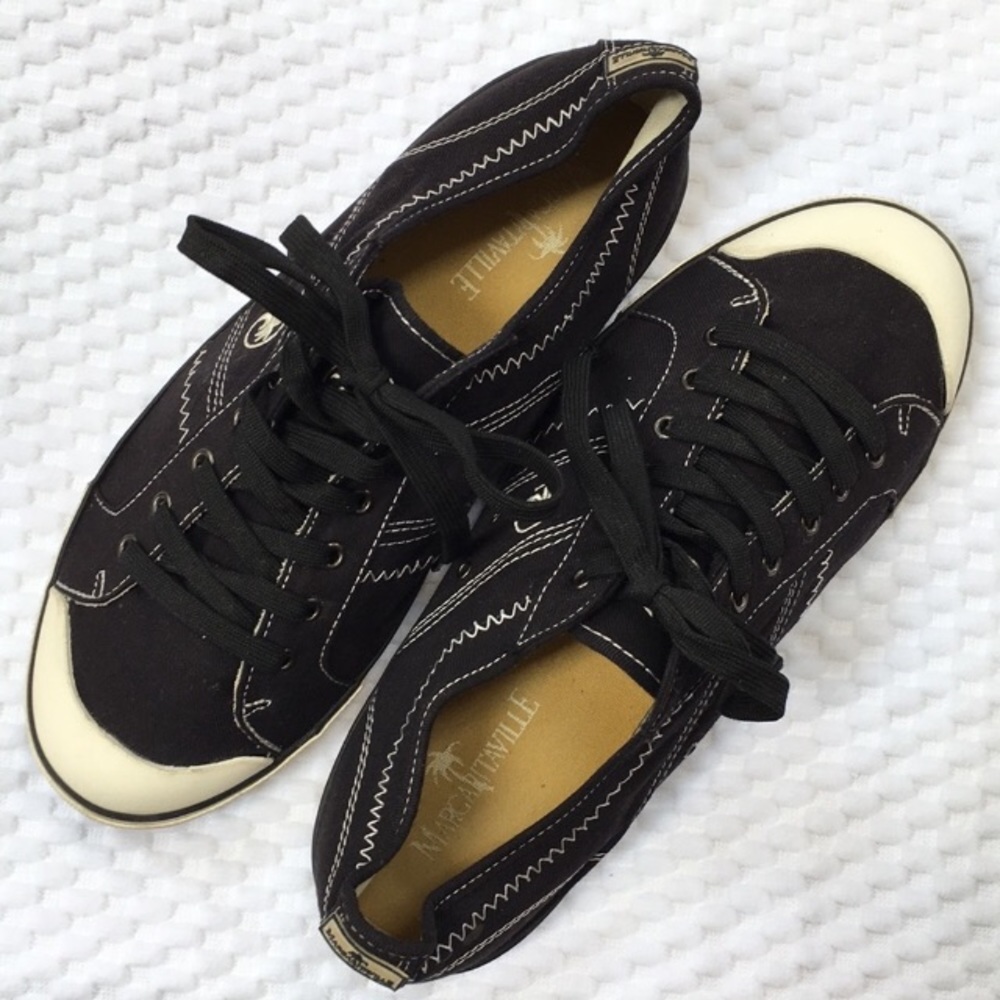 MARGARITAVILLE Black w/White Tip Sneakers-Size 9